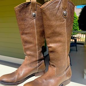 Women’s Frye Melissa boot; brown leather; size 8.5